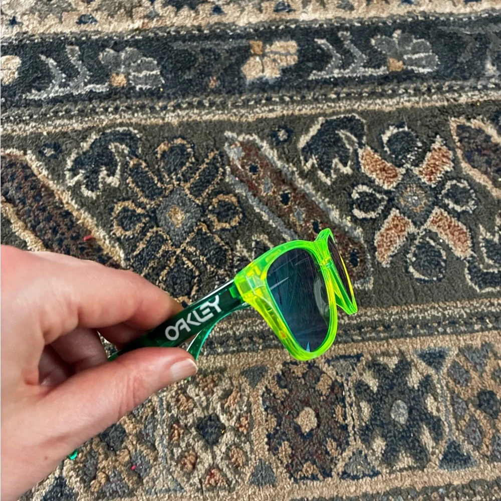 Oakley kids sunglasses